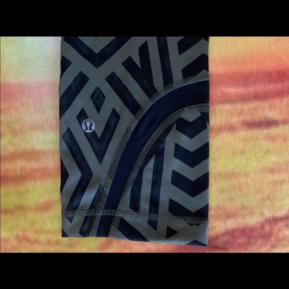 Lululemon Run: Inspire Crop II Size 6 - Picture 7 of 10